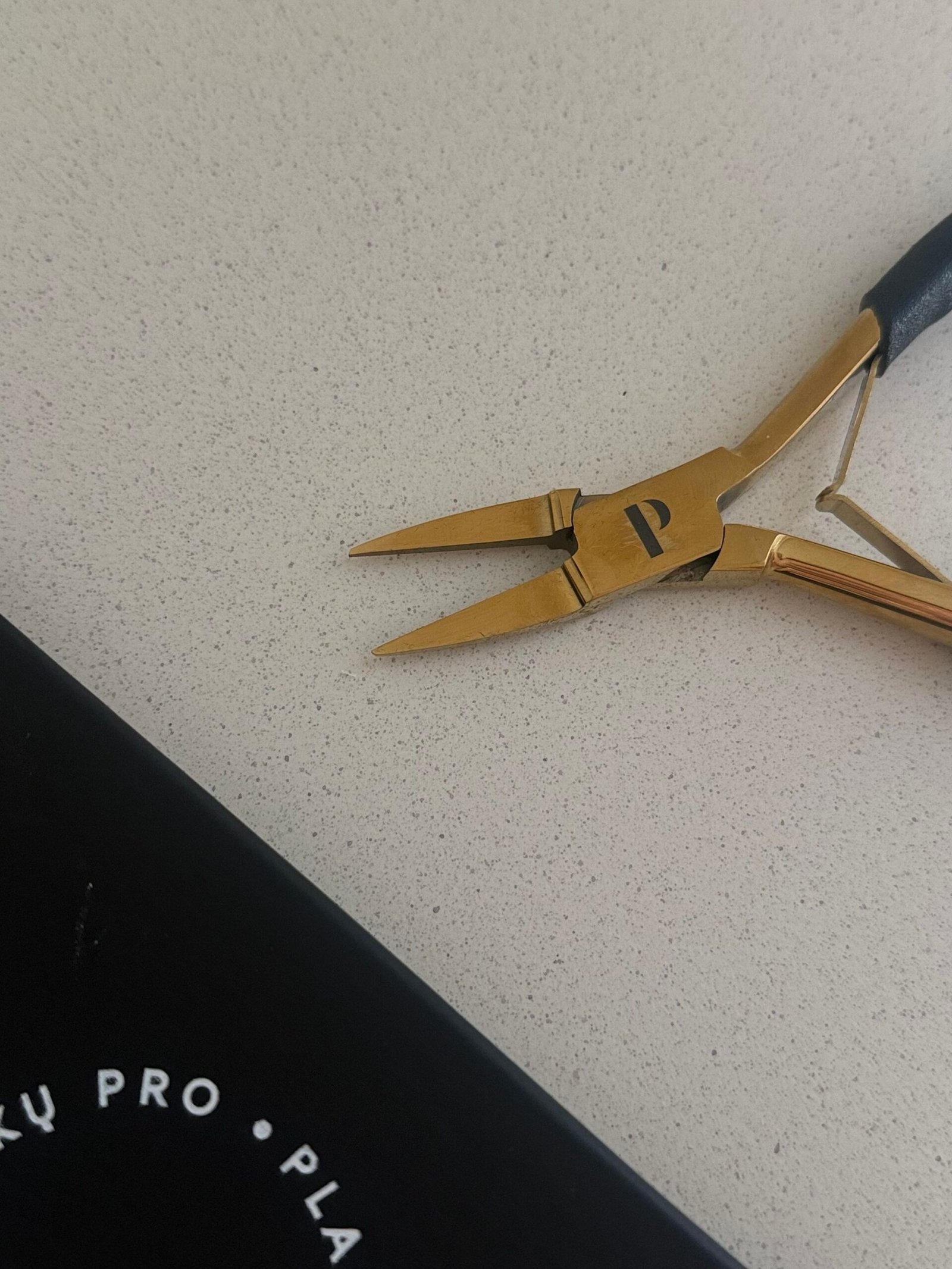 PLAUKŲ PRO biser, nano, micro formavimo, nuėmimo replės dežutėje – black/gold